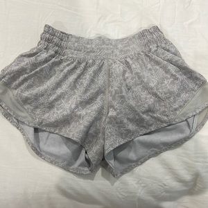 Lululemon Shorts, size 2